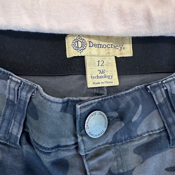 Democracy Gray Camo Skinny Jeans - Picture 2 of 6